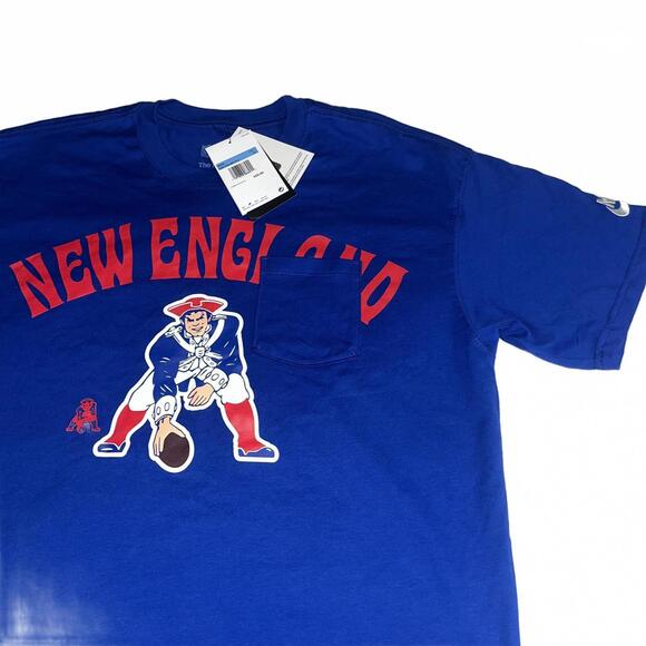 NWT New England Patriots Heavy Weigh Nike Embroidered Pocket TShirt Men’s Medium - Picture 1 of 8